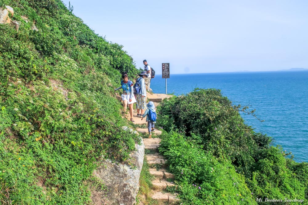 馬祖北竿｜螺蚌山自然步道，一條早期先民沿著山脊步行的採蚵小徑，卻有著極佳的山海景色與地質景觀。 @機票甜心甜甜哥