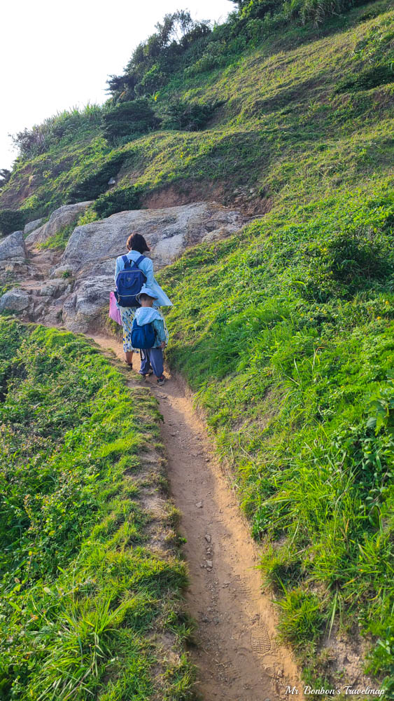 馬祖北竿｜螺蚌山自然步道，一條早期先民沿著山脊步行的採蚵小徑，卻有著極佳的山海景色與地質景觀。 @機票甜心甜甜哥
