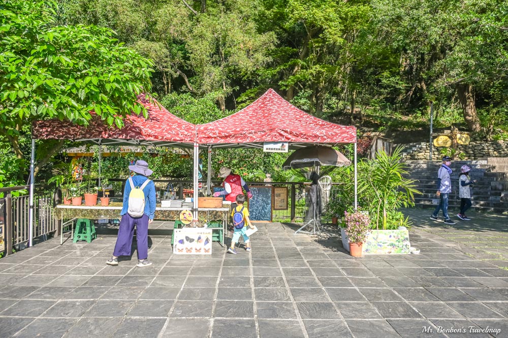 高雄親子景點推薦｜全球唯二蝶谷景觀，茂林賞蝶步道與姿沙里沙里步道賞紫斑蝶，再到茂林情人谷溫泉泡溫泉消除疲勞。 @機票甜心甜甜哥