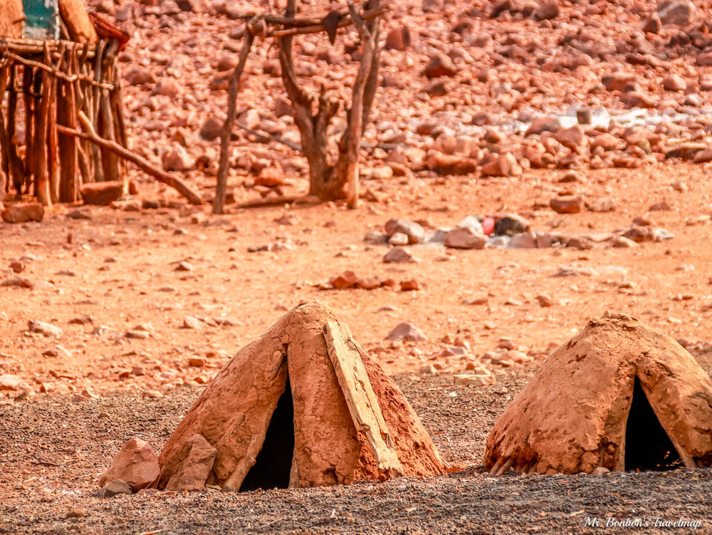 納米比亞｜一訪納米北方的原始傳統住民-Himba辛巴族。 @機票甜心甜甜哥